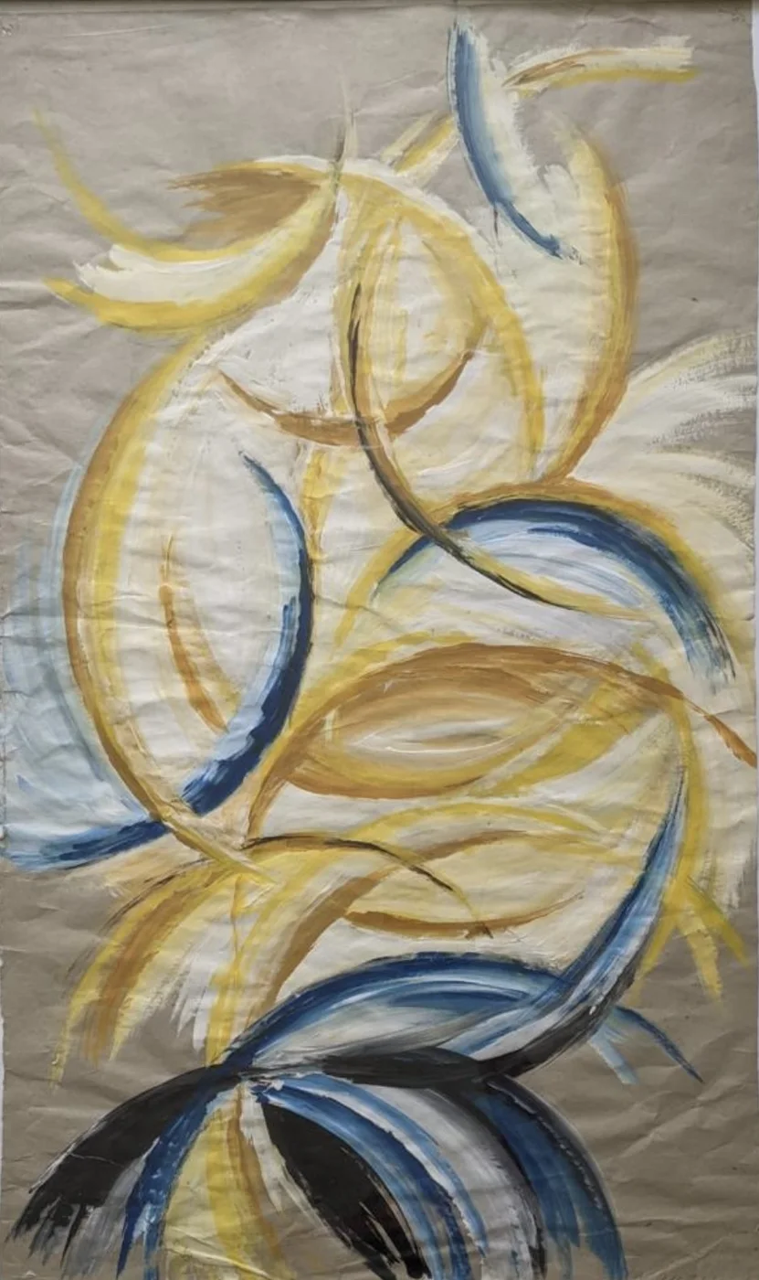 Geschwungene blaue und goldgelbe Linien auf hellem Hintergrund