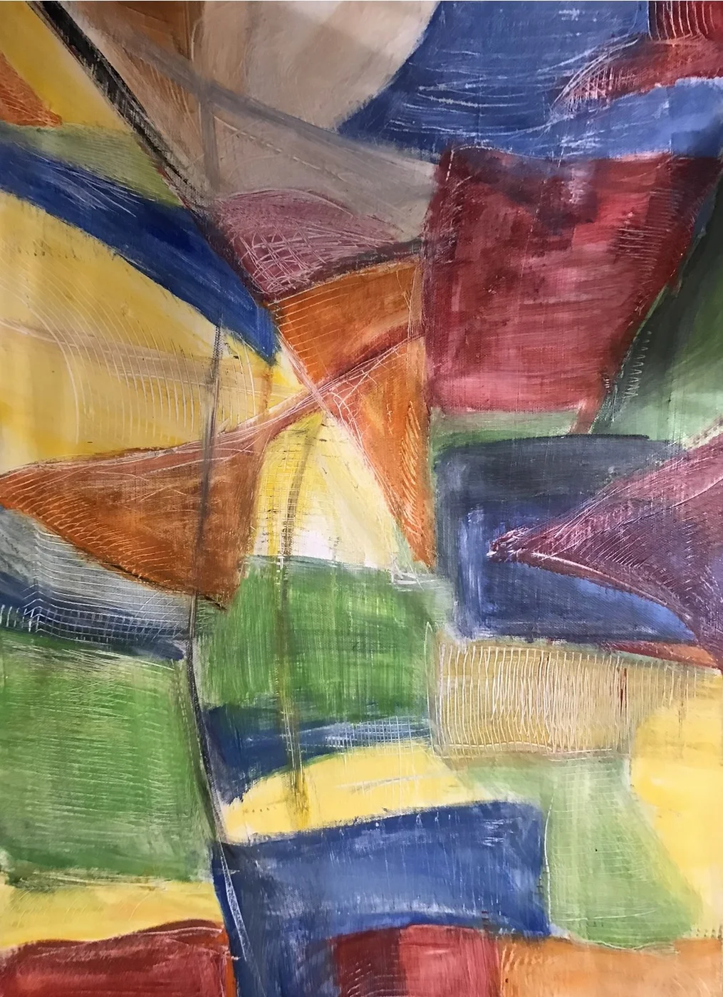 Überlagerte geometrische Flächen in Rot, Blau, Gelb und Grün