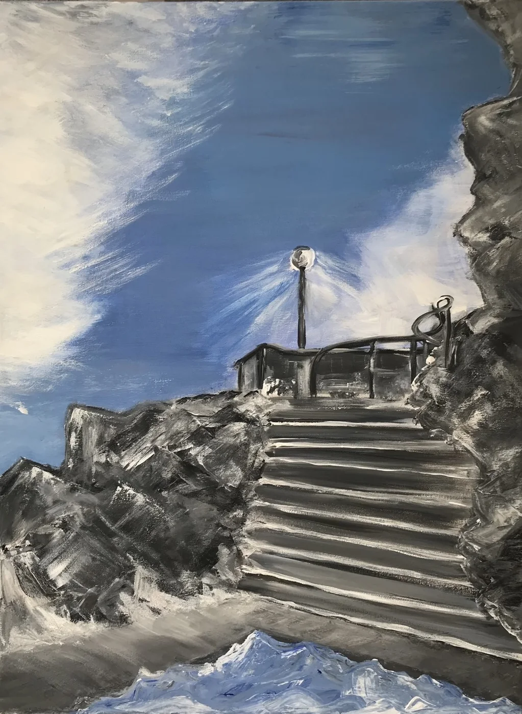 Steinerne Treppe und Mauer unter blauem Himmel